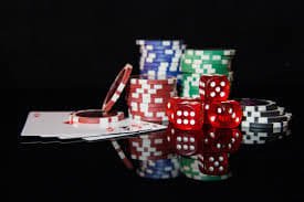 Tampilan permainan Fa Cai Shen Deluxe dengan simbol-simbol kemakmuran